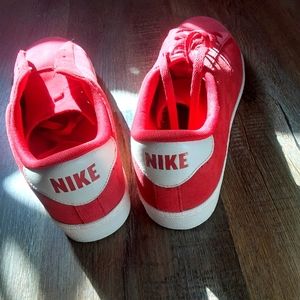 Nike Tennis Classic Cs Suede Team Low Trainers RedTeam White ...